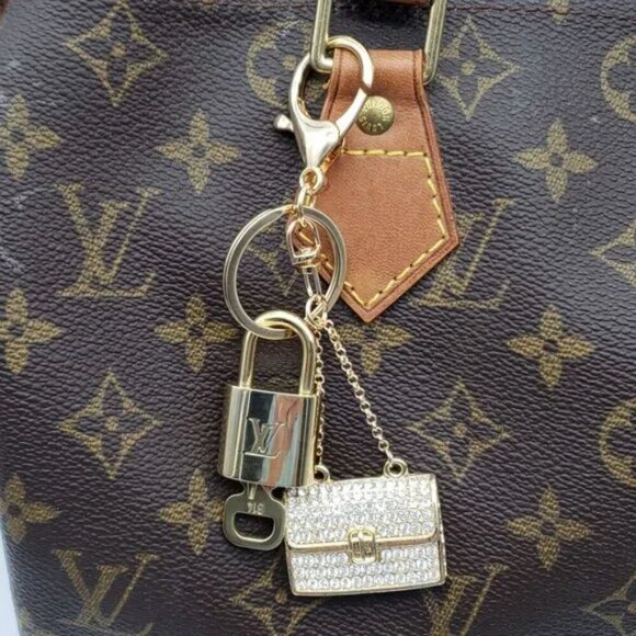 100% Auth Louis Vuitton Lock & Key with unbranded Bagcharm, Keycharm, Keychain - Picture 6 of 7